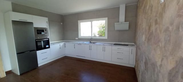 3 quarto Moradia para venda em Triquivijate, Antigua - 310 000 € (Ref: 8692578)