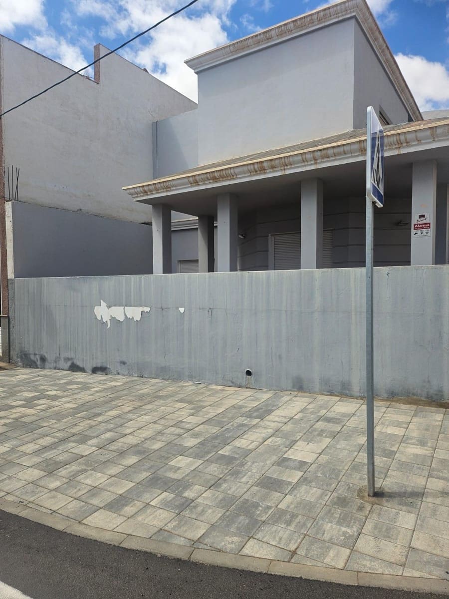 2 slaapkamer Villa te koop in Puerto del Rosario - € 312.000 (Ref: 8894871)