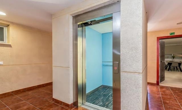 3 soveværelse Lejlighed til salg i San Miguel de Abona med swimmingpool garage - € 327.200 (Ref: 8902325)