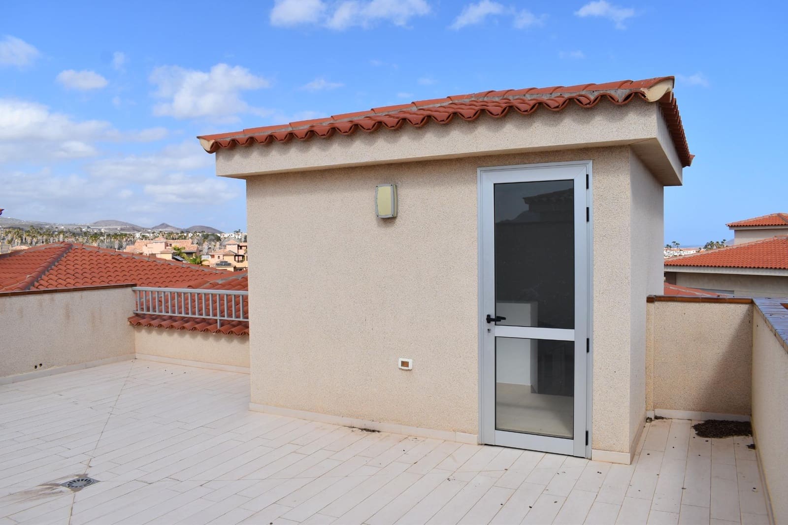 3 soveværelse Lejlighed til salg i San Miguel de Abona med swimmingpool garage - € 327.200 (Ref: 8902325)