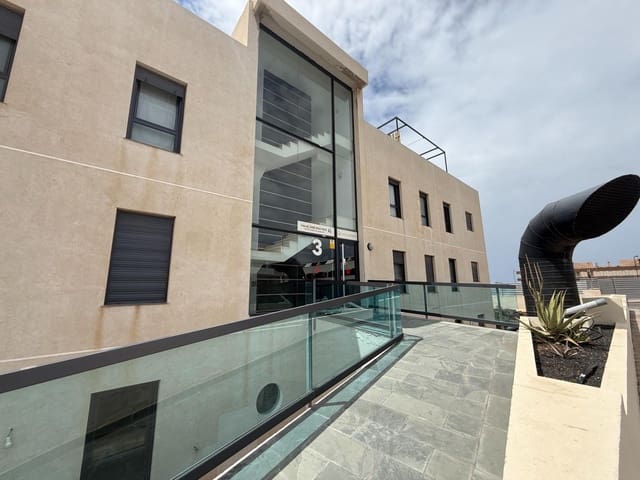 3 makuuhuone Huoneisto myytävänä paikassa El Cotillo, La Oliva mukana uima-altaan - 365 500 € (Ref: 8932430)