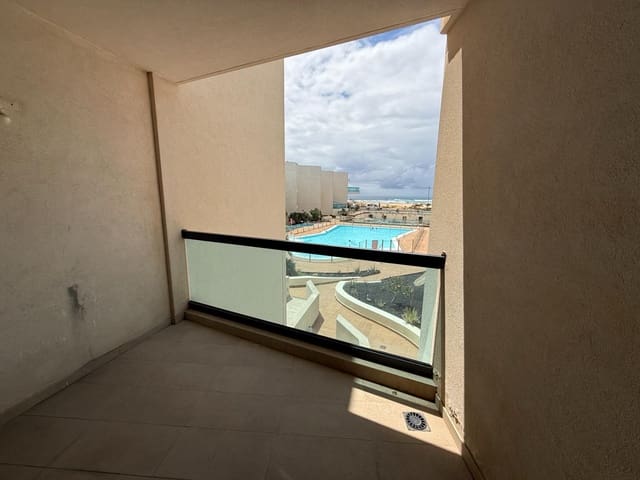 3 makuuhuone Huoneisto myytävänä paikassa El Cotillo, La Oliva mukana uima-altaan - 365 500 € (Ref: 8932430)