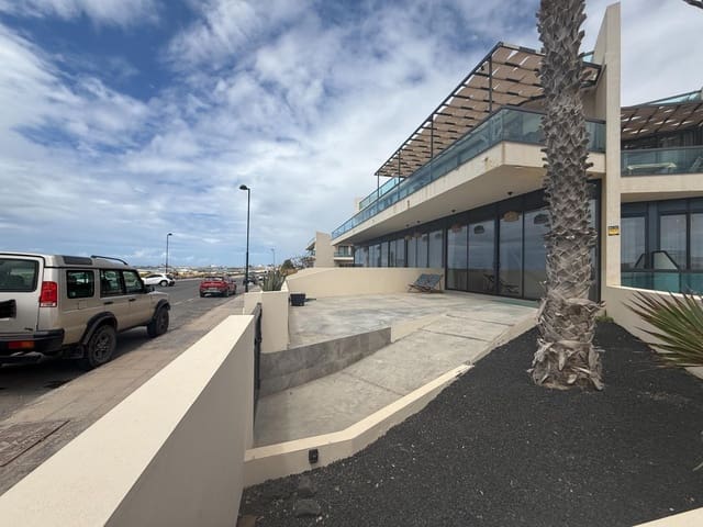 3 makuuhuone Huoneisto myytävänä paikassa El Cotillo, La Oliva mukana uima-altaan - 365 500 € (Ref: 8932430)