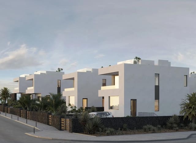 2 soveværelse Villa til salg i Corralejo, La Oliva med swimmingpool - € 660.000 (Ref: 8968588)