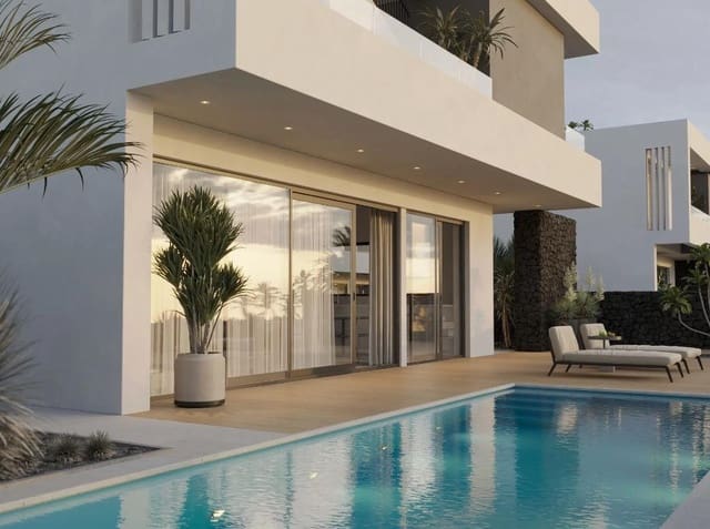 2 soveværelse Villa til salg i Corralejo, La Oliva med swimmingpool - € 660.000 (Ref: 8968588)