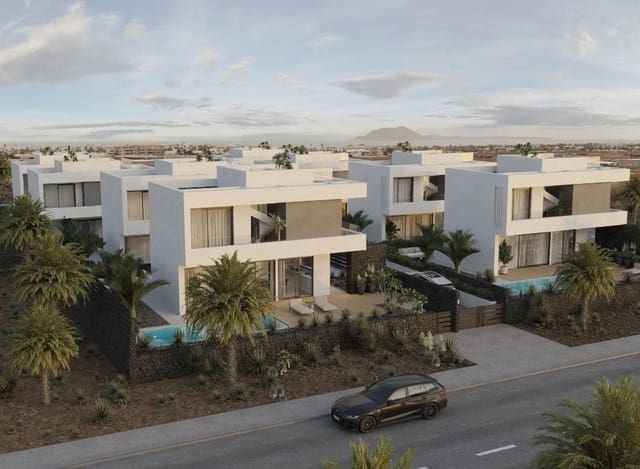 2 soveværelse Villa til salg i Corralejo, La Oliva med swimmingpool - € 660.000 (Ref: 8968588)