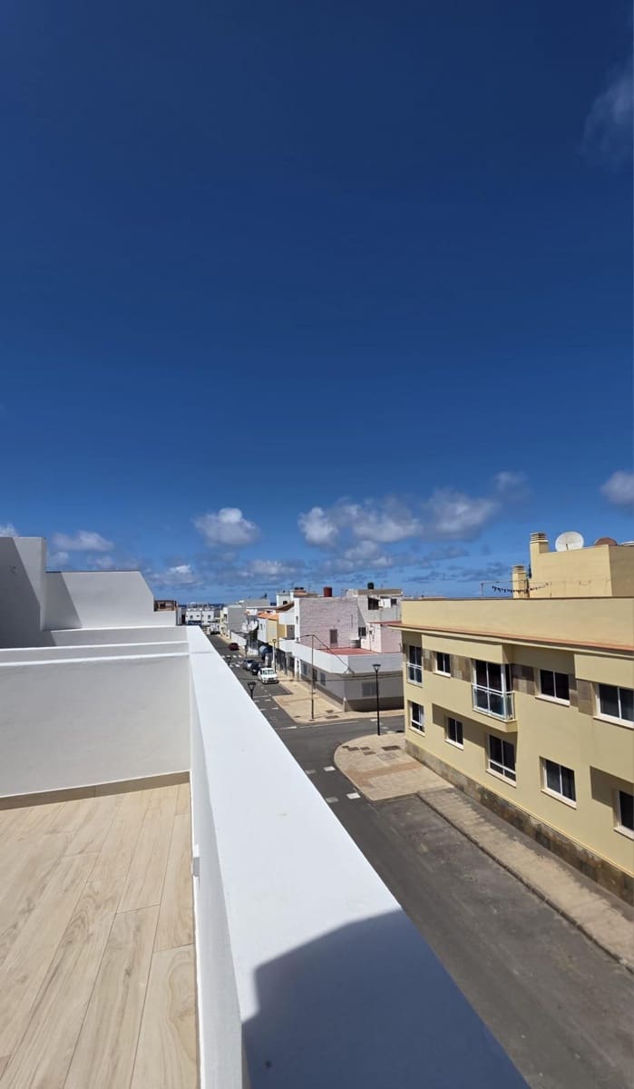 2 soveværelse Lejlighed til salg i El Cotillo - € 295.000 (Ref: 8999303)