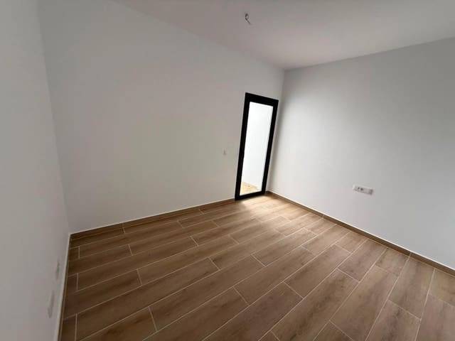 3 soveværelse Lejlighed til salg i La Oliva - € 249.000 (Ref: 9110536)