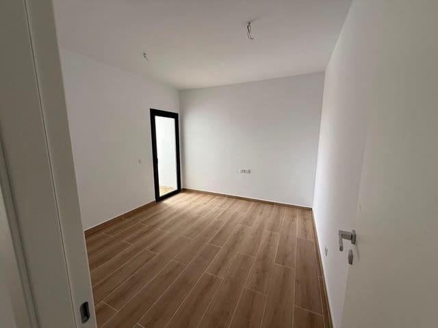 3 soveværelse Lejlighed til salg i La Oliva - € 249.000 (Ref: 9110536)