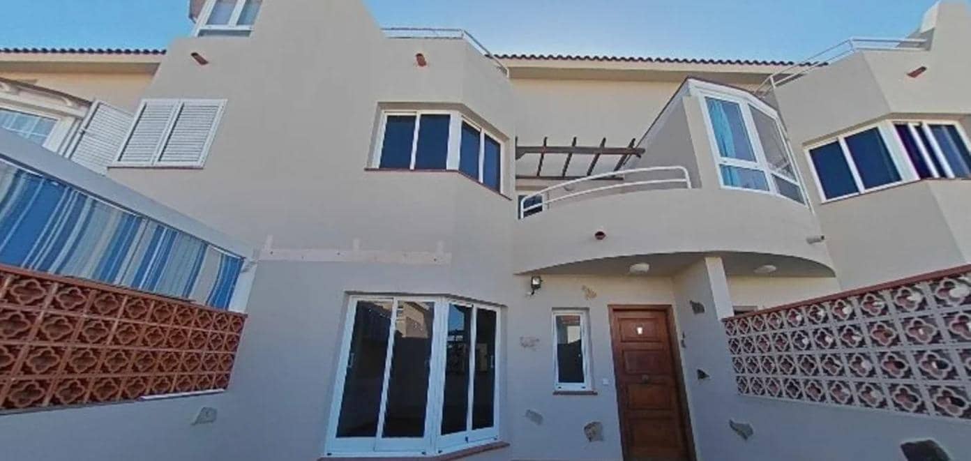 3 slaapkamer Rijtjeshuis te koop in Corralejo - € 287.000 (Ref: 9149534)