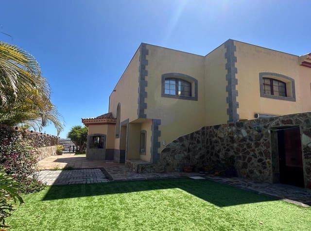 3 soveværelse Villa til salg i Salobre Golf, San Bartolomé de Tirajana med garage - € 695.000 (Ref: 9326658)