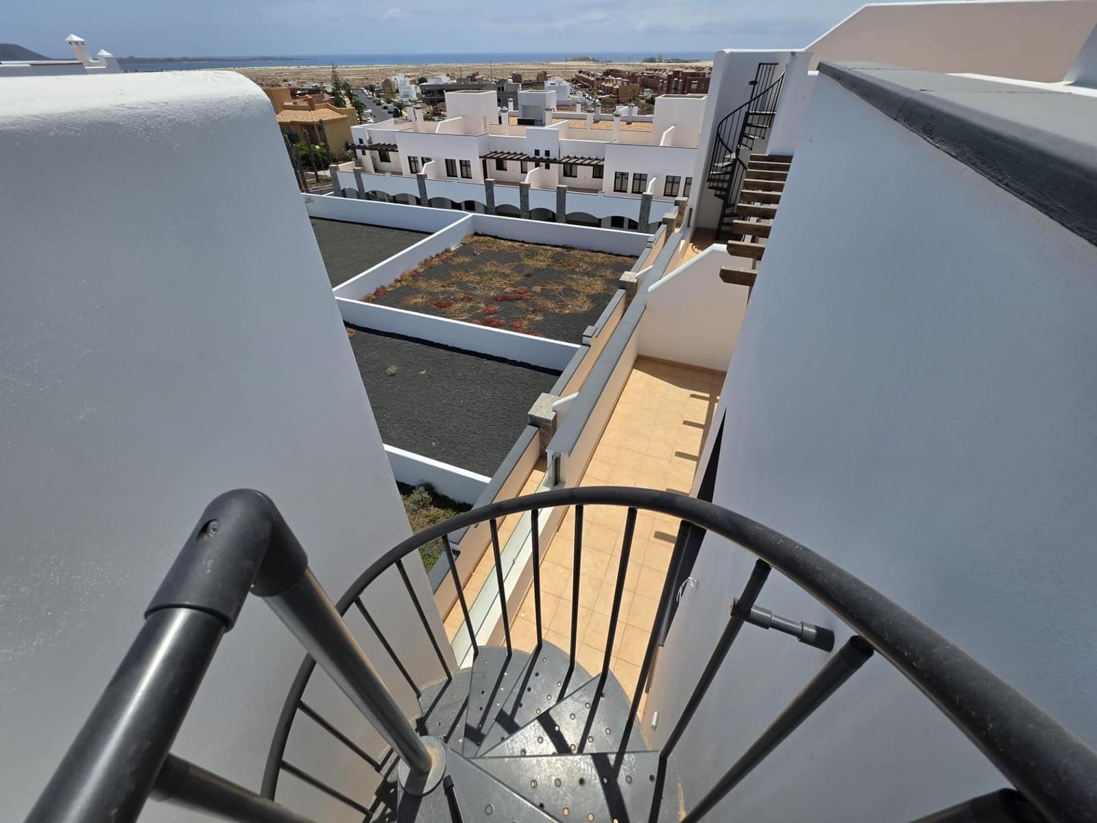 2 bedroom Penthouse for sale in Corralejo with pool - € 295,460 (Ref: 9341411)