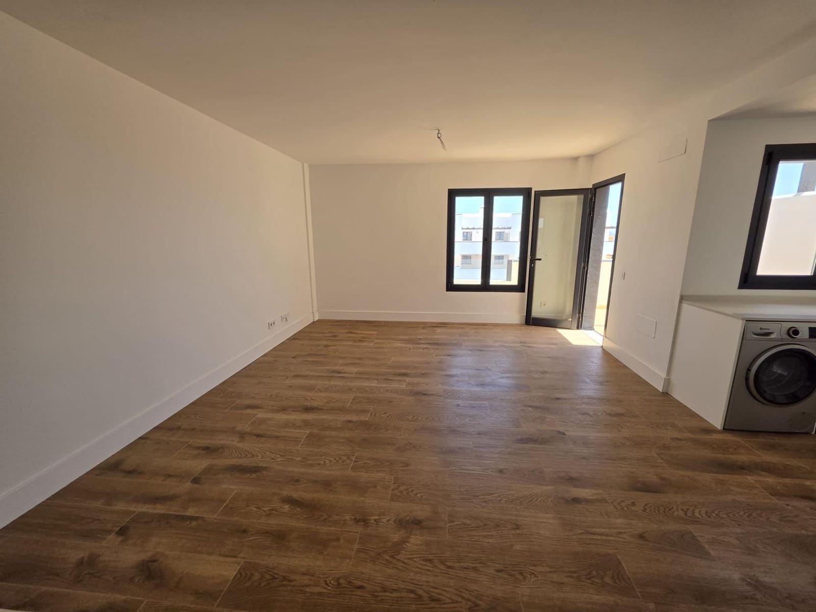 2 bedroom Penthouse for sale in Corralejo with pool - € 295,460 (Ref: 9341411)