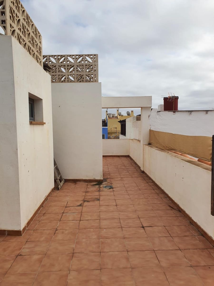 1 bedroom Penthouse for sale in El Cotillo - € 212,000 (Ref: 9359472)