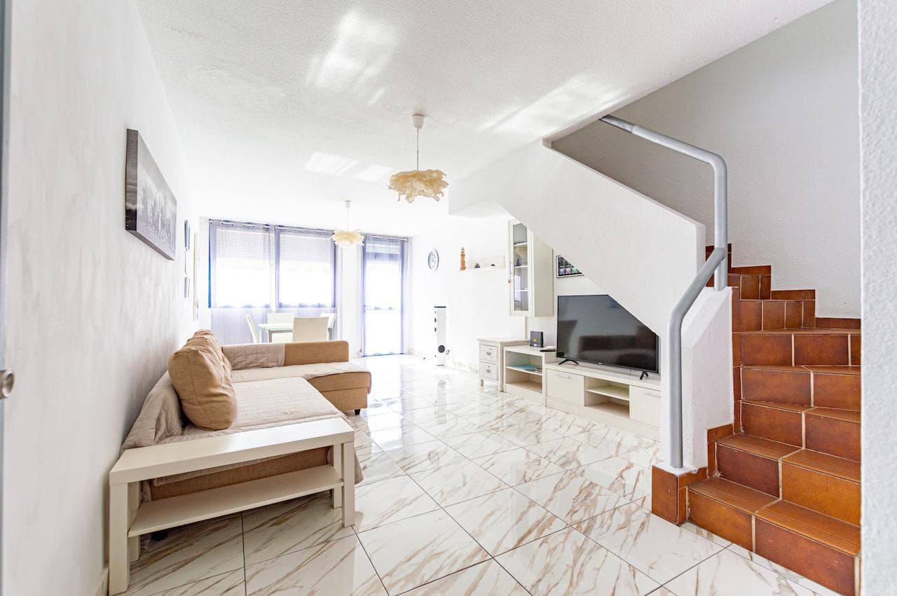 3 bedroom Apartment for sale in Corralejo - € 290,000 (Ref: 9420021)