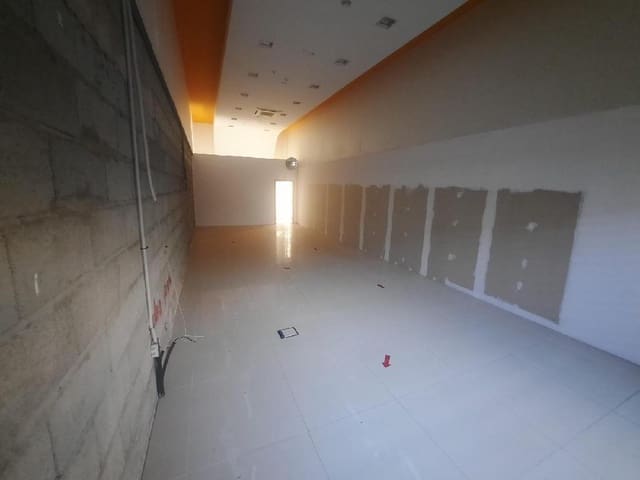 Kommersiell til salgs i Corralejo, La Oliva - € 324 000 (Ref: 9422322)