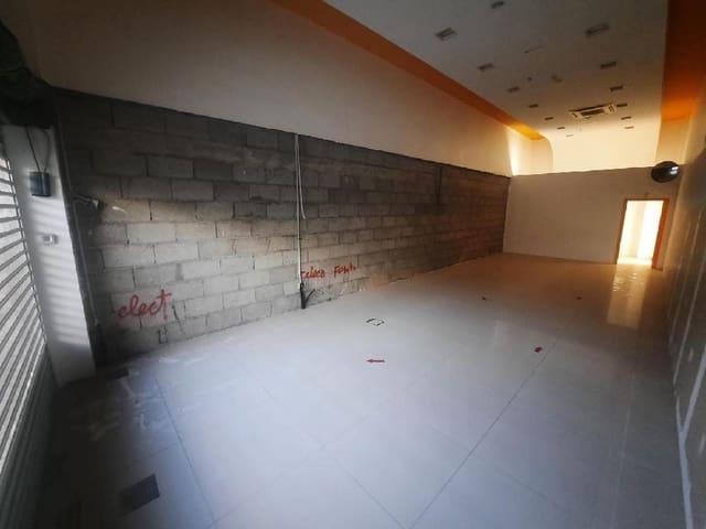 Kommersiell til salgs i Corralejo, La Oliva - € 324 000 (Ref: 9422322)