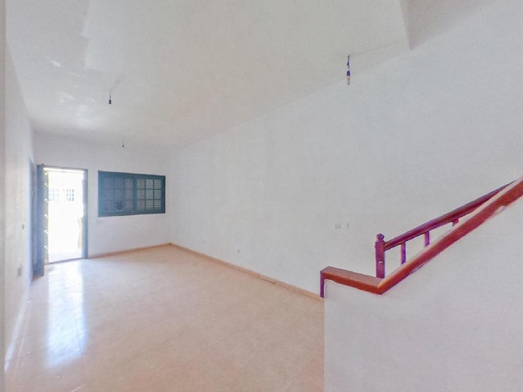 3 bedroom Apartment for sale in Puerto del Rosario with garage - € 200,000 (Ref: 9422323)