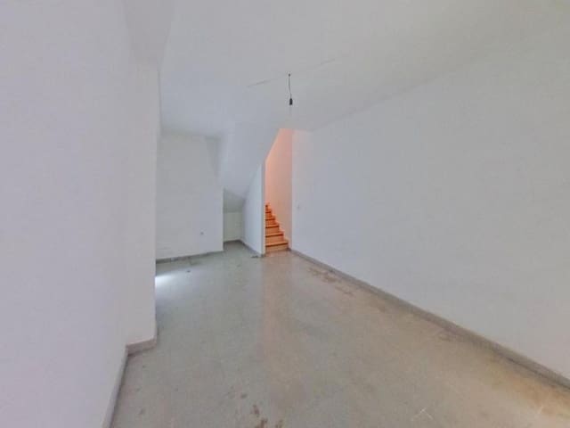 3 bedroom Apartment for sale in Puerto del Rosario with garage - € 200,000 (Ref: 9422323)