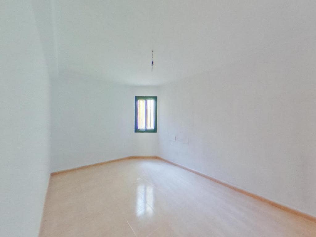 3 bedroom Apartment for sale in Puerto del Rosario with garage - € 200,000 (Ref: 9422323)