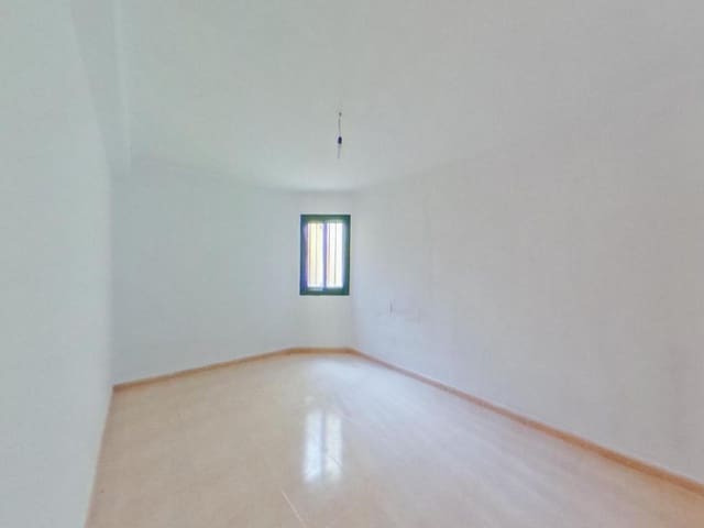 3 bedroom Apartment for sale in Puerto del Rosario with garage - € 200,000 (Ref: 9422323)