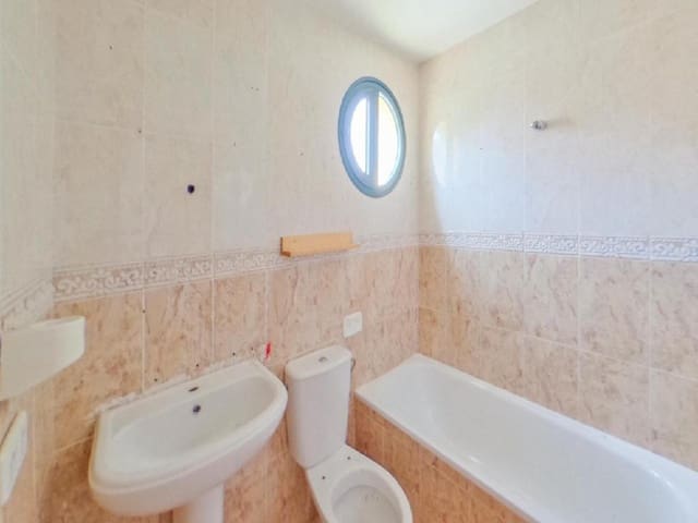 3 bedroom Apartment for sale in Puerto del Rosario with garage - € 200,000 (Ref: 9422323)
