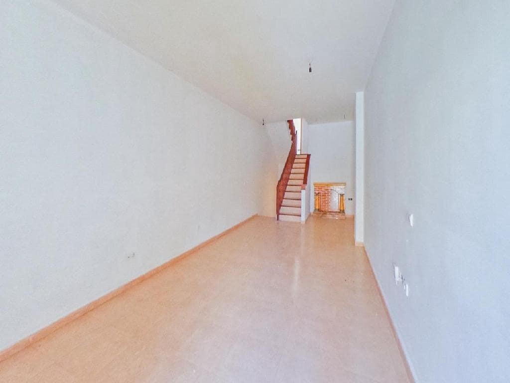 3 bedroom Apartment for sale in Puerto del Rosario with garage - € 200,000 (Ref: 9422323)