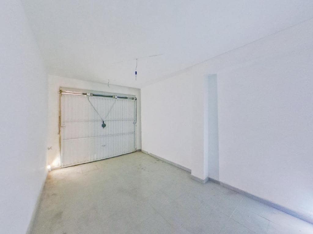 3 bedroom Apartment for sale in Puerto del Rosario with garage - € 200,000 (Ref: 9422323)