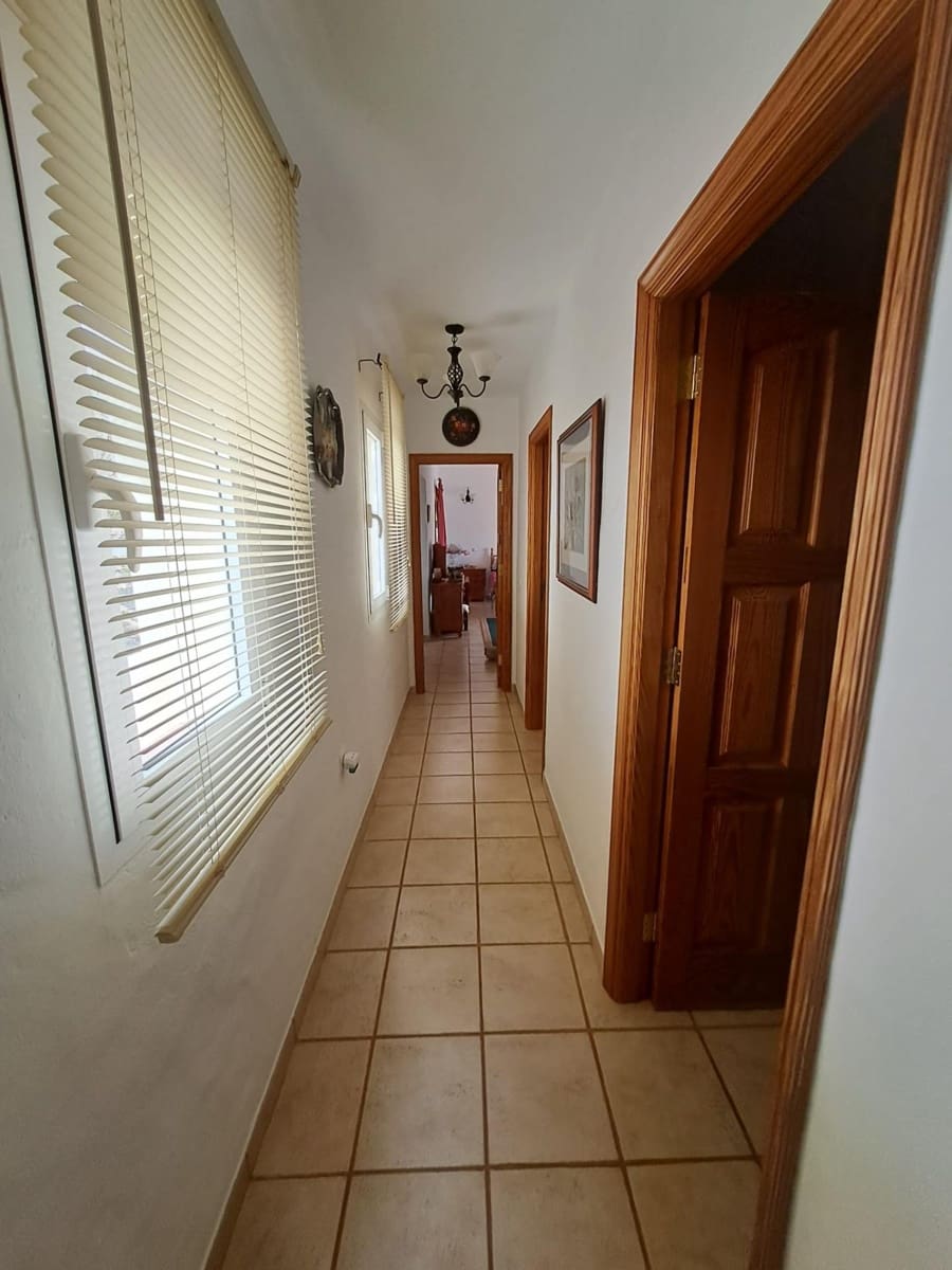 3 sypialnia Willa na sprzedaż w La Oliva z basenem garażem - 580 000 € (Ref: 9436113)