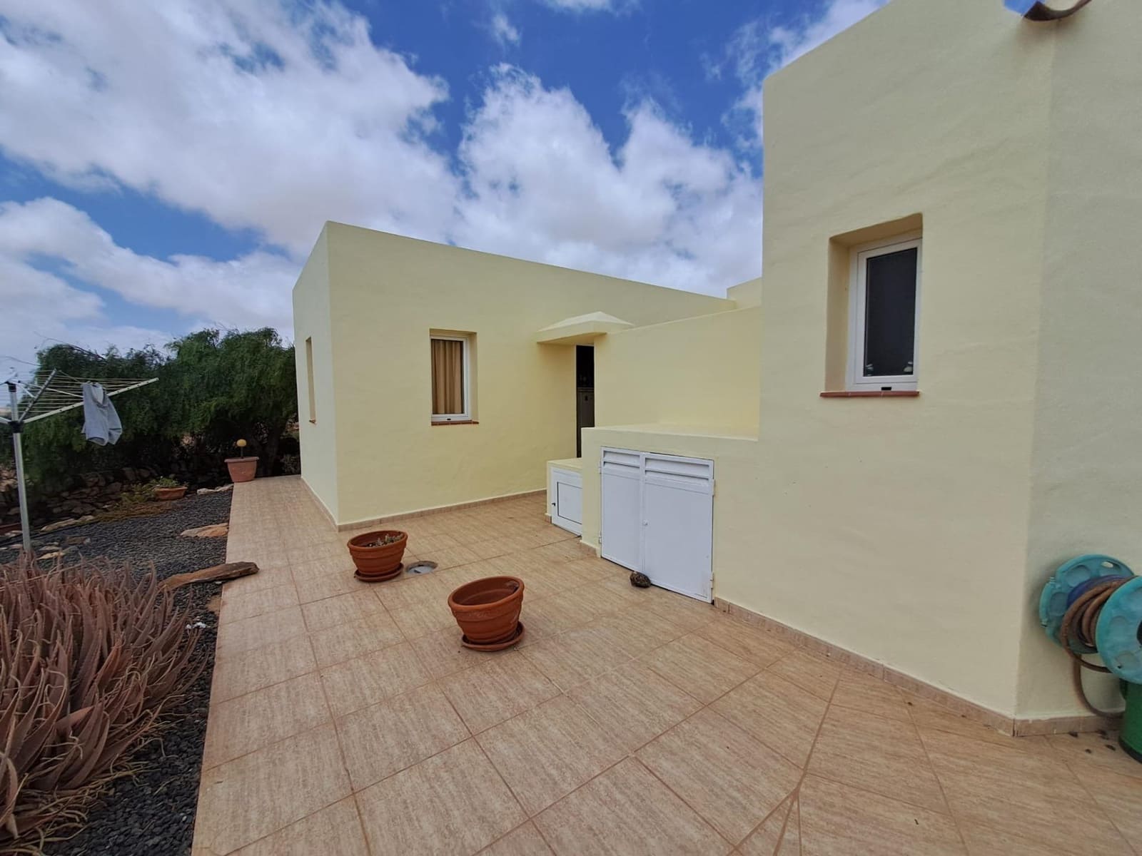 3 sypialnia Willa na sprzedaż w La Oliva z basenem garażem - 580 000 € (Ref: 9436113)