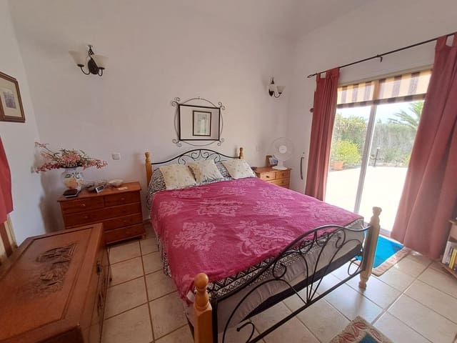 3 sypialnia Willa na sprzedaż w La Oliva z basenem garażem - 580 000 € (Ref: 9436113)