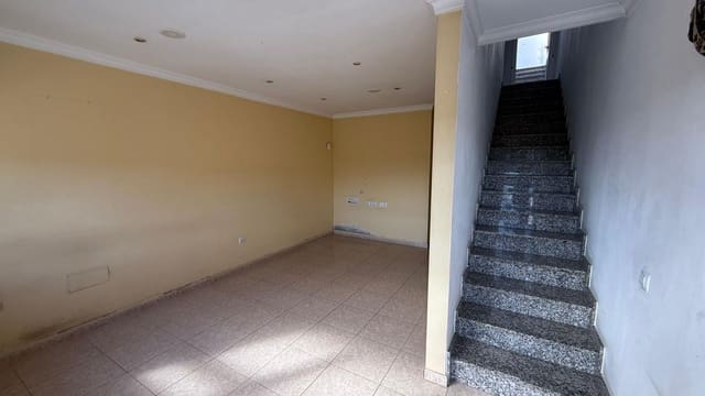 2 bedroom Apartment for sale in El Matorral, Puerto del Rosario with garage - € 180,000 (Ref: 9436114)