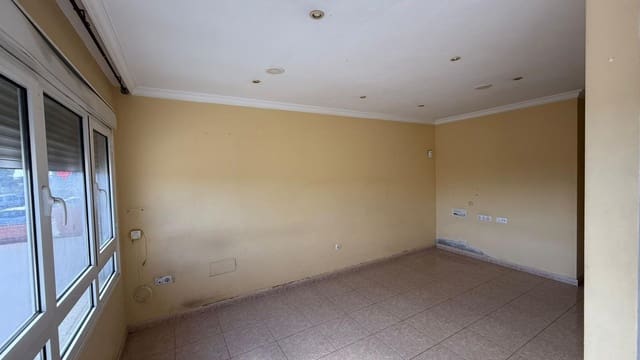 2 bedroom Apartment for sale in El Matorral, Puerto del Rosario with garage - € 180,000 (Ref: 9436114)