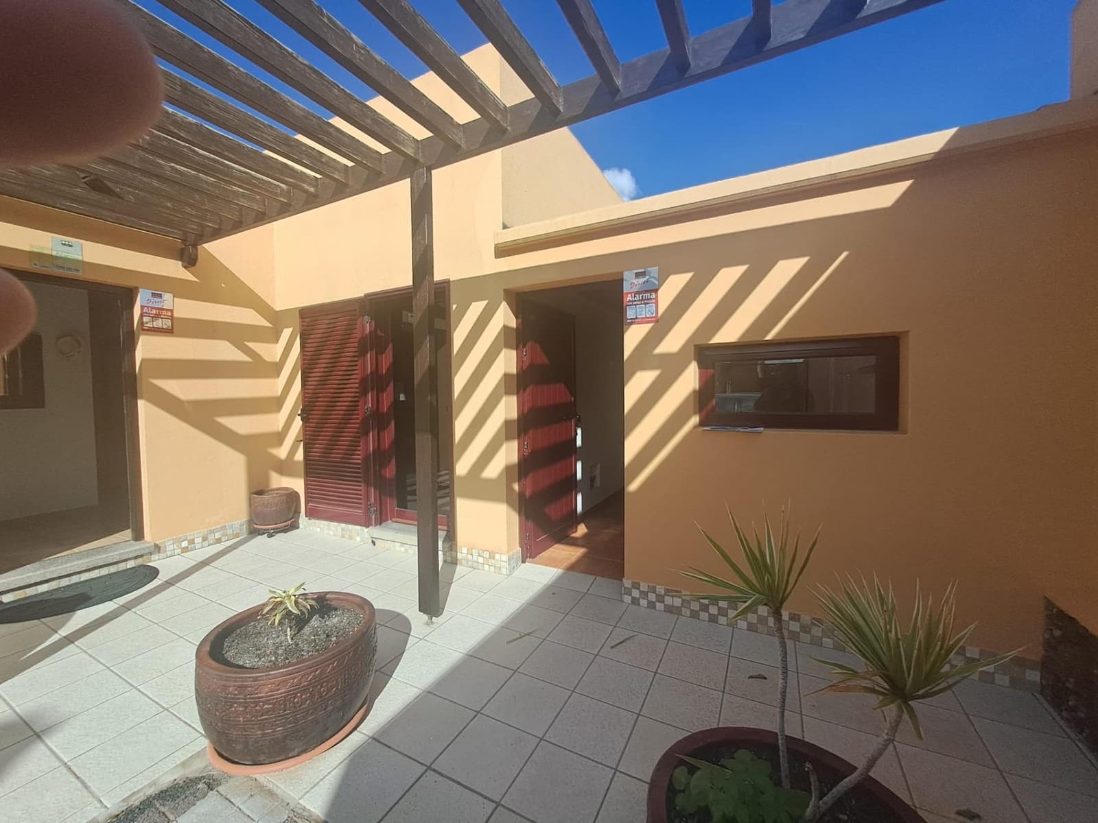 2 sovrum Semi-fristående Villa till salu i Corralejo med pool - 375 000 € (Ref: 9497579)