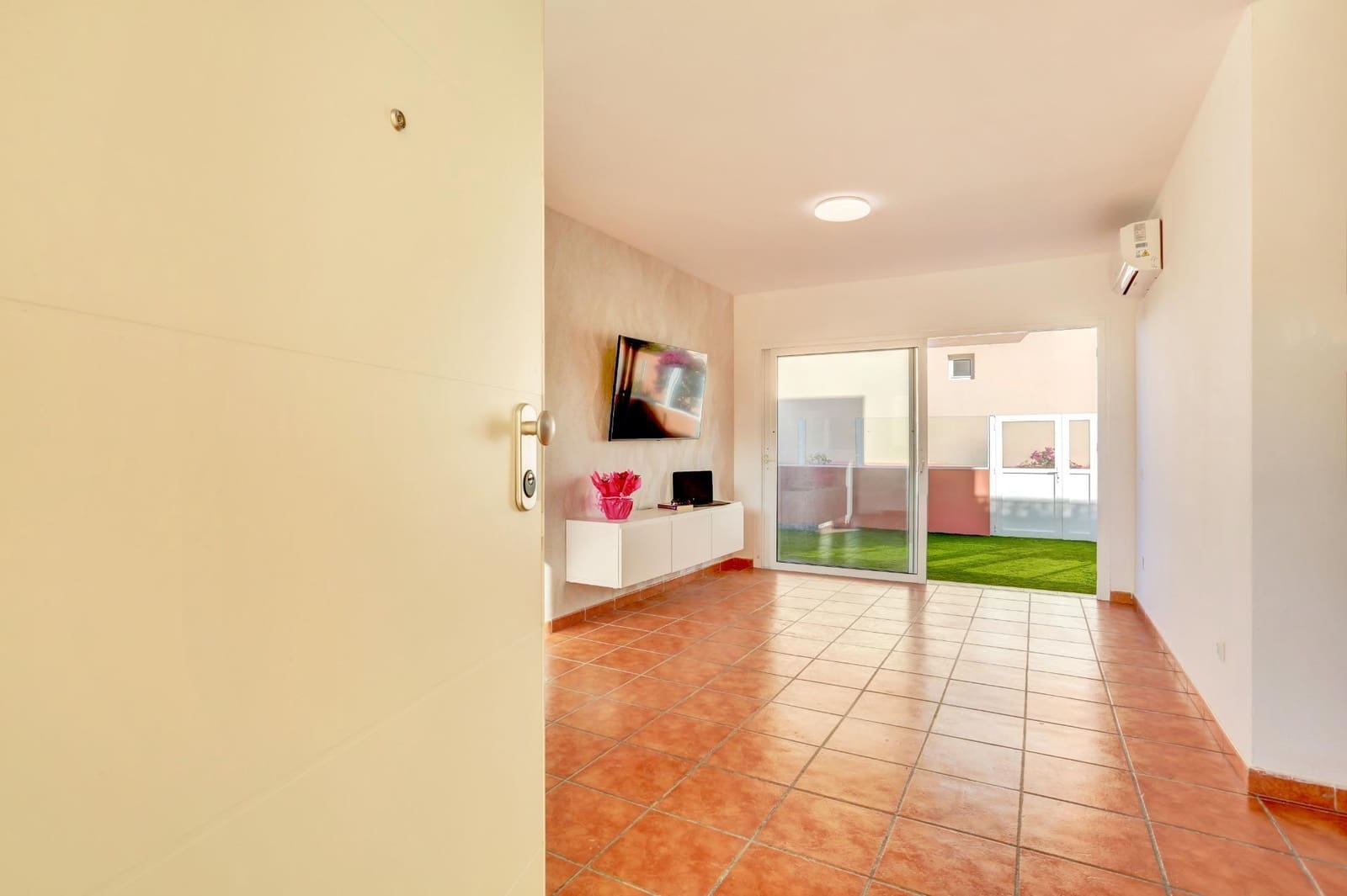 2 sypialnia Apartament na sprzedaż w Corralejo z basenem - 255 000 € (Ref: 9524521)