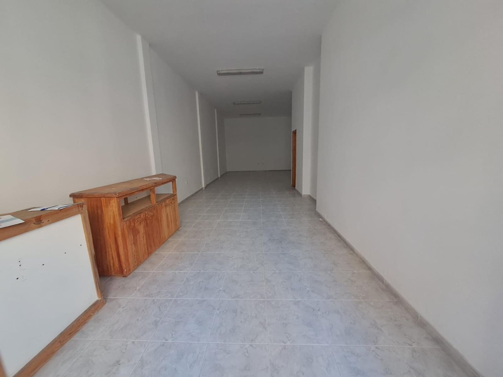 Commercial for sale in Corralejo - € 190,000 (Ref: 9586746)