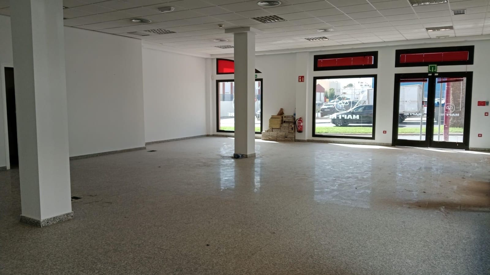 Kaupallinen myytävänä paikassa Puerto del Rosario - 199 000 € (Ref: 9586747)