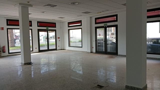 Kaupallinen myytävänä paikassa Puerto del Rosario - 199 000 € (Ref: 9586747)