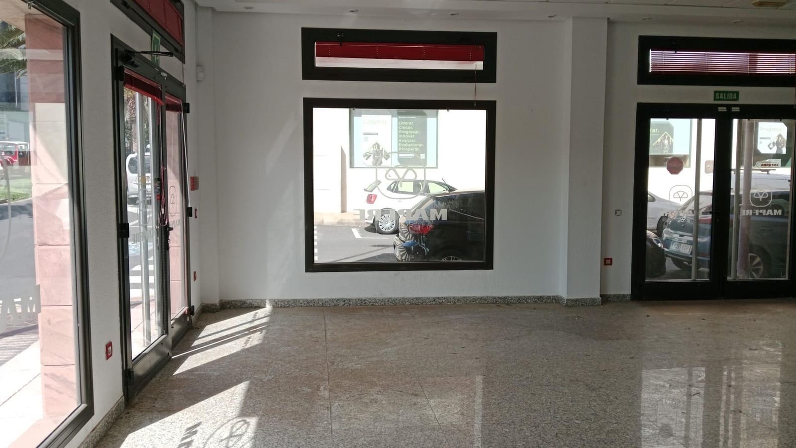 Kaupallinen myytävänä paikassa Puerto del Rosario - 199 000 € (Ref: 9586747)