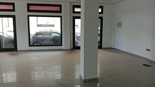 Kaupallinen myytävänä paikassa Puerto del Rosario - 199 000 € (Ref: 9586747)
