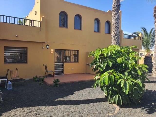 2 sovrum Lägenhet till salu i Corralejo, La Oliva med pool - 153 600 € (Ref: 9627830)