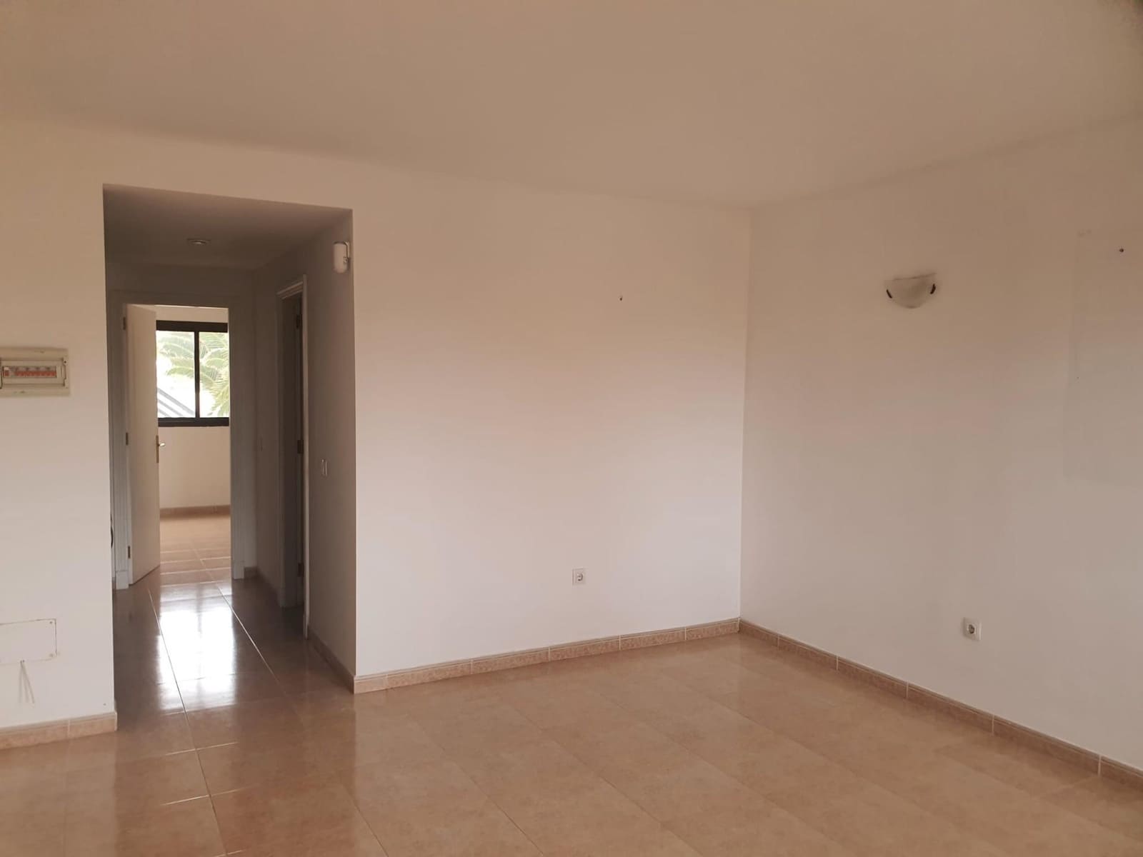 1 bedroom Flat for sale in Corralejo with pool - € 153,600 (Ref: 9627830)