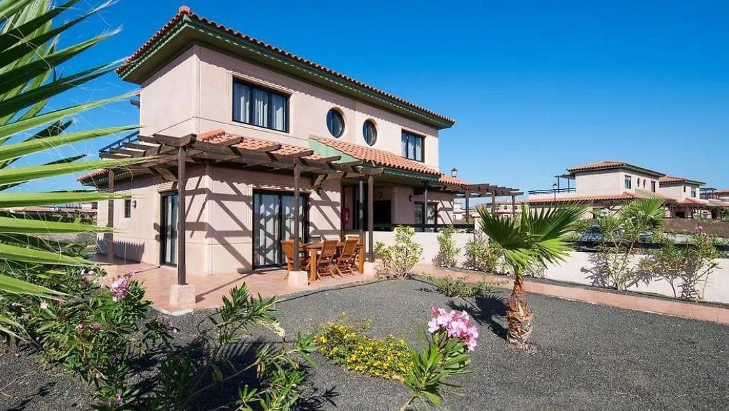 1 bedroom Terraced Villa for sale in Lajares with pool - € 169,000 (Ref: 9652241)