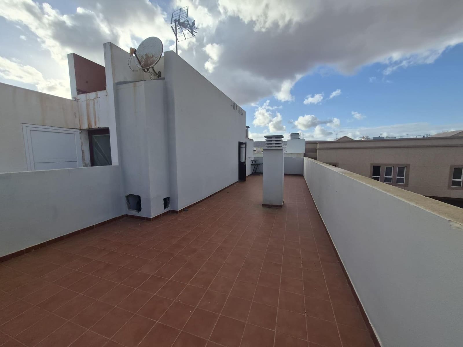 2 bedroom Flat for sale in Puerto del Rosario - € 140,500 (Ref: 9691154)
