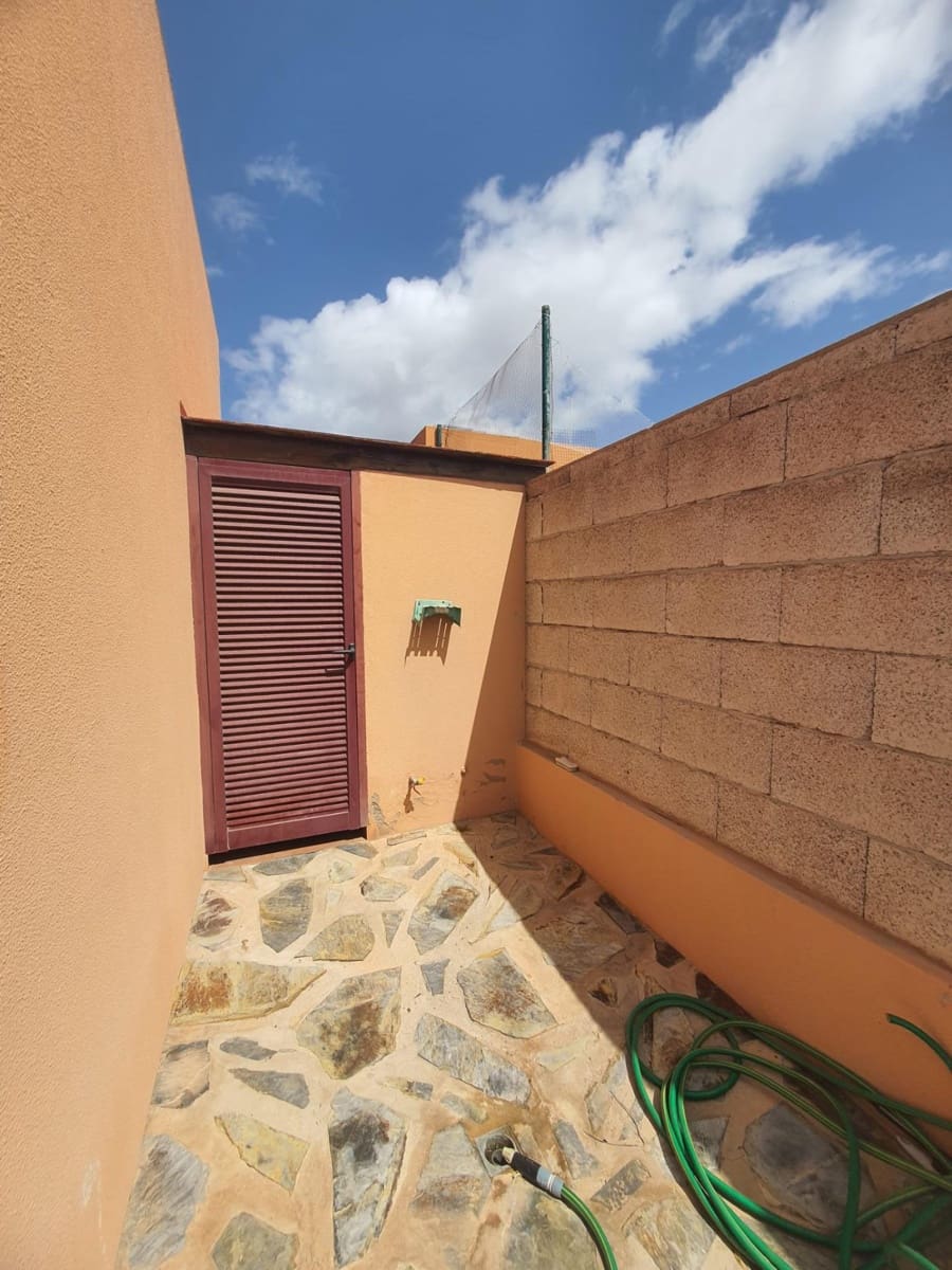 3 bedroom Terraced Villa for sale in Corralejo - € 293,600 (Ref: 9699085)