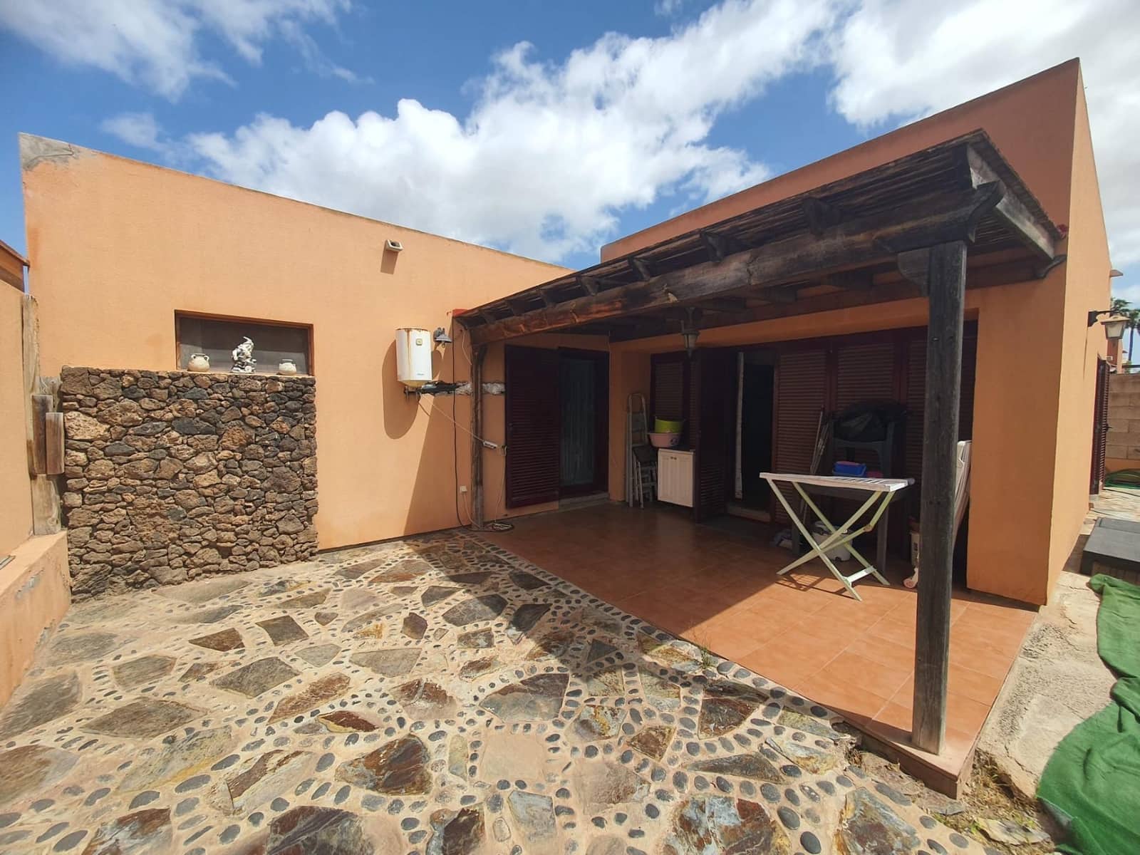 3 bedroom Terraced Villa for sale in Corralejo - € 293,600 (Ref: 9699085)