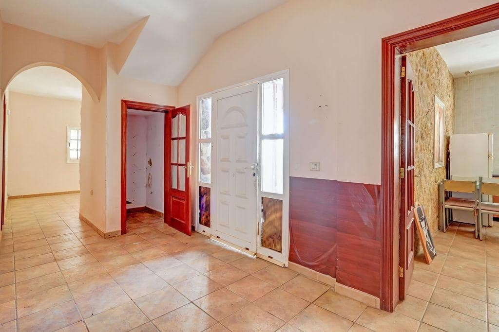 3 bedroom Villa for sale in Puerto del Rosario - € 219,000 (Ref: 9720214)