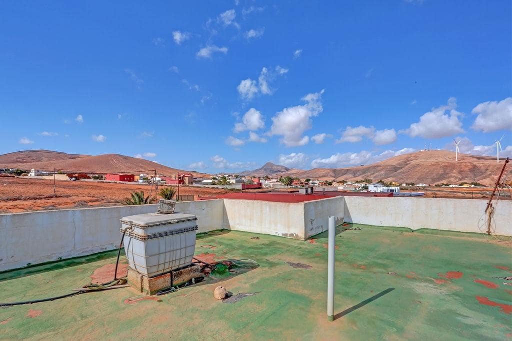 3 bedroom Villa for sale in Puerto del Rosario - € 219,000 (Ref: 9720214)