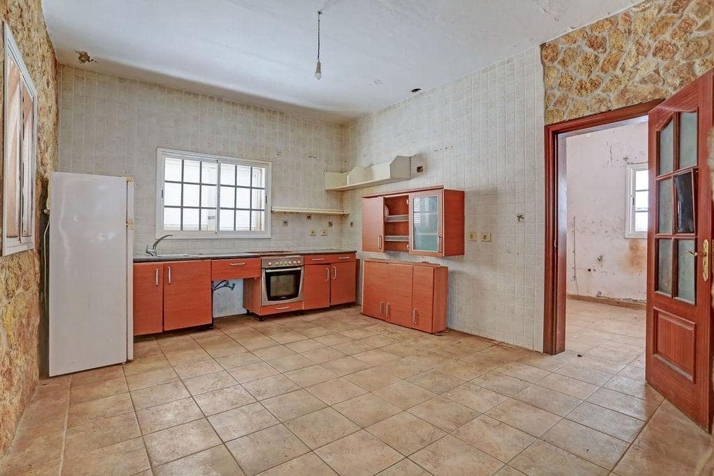 3 bedroom Villa for sale in Puerto del Rosario - € 219,000 (Ref: 9720214)