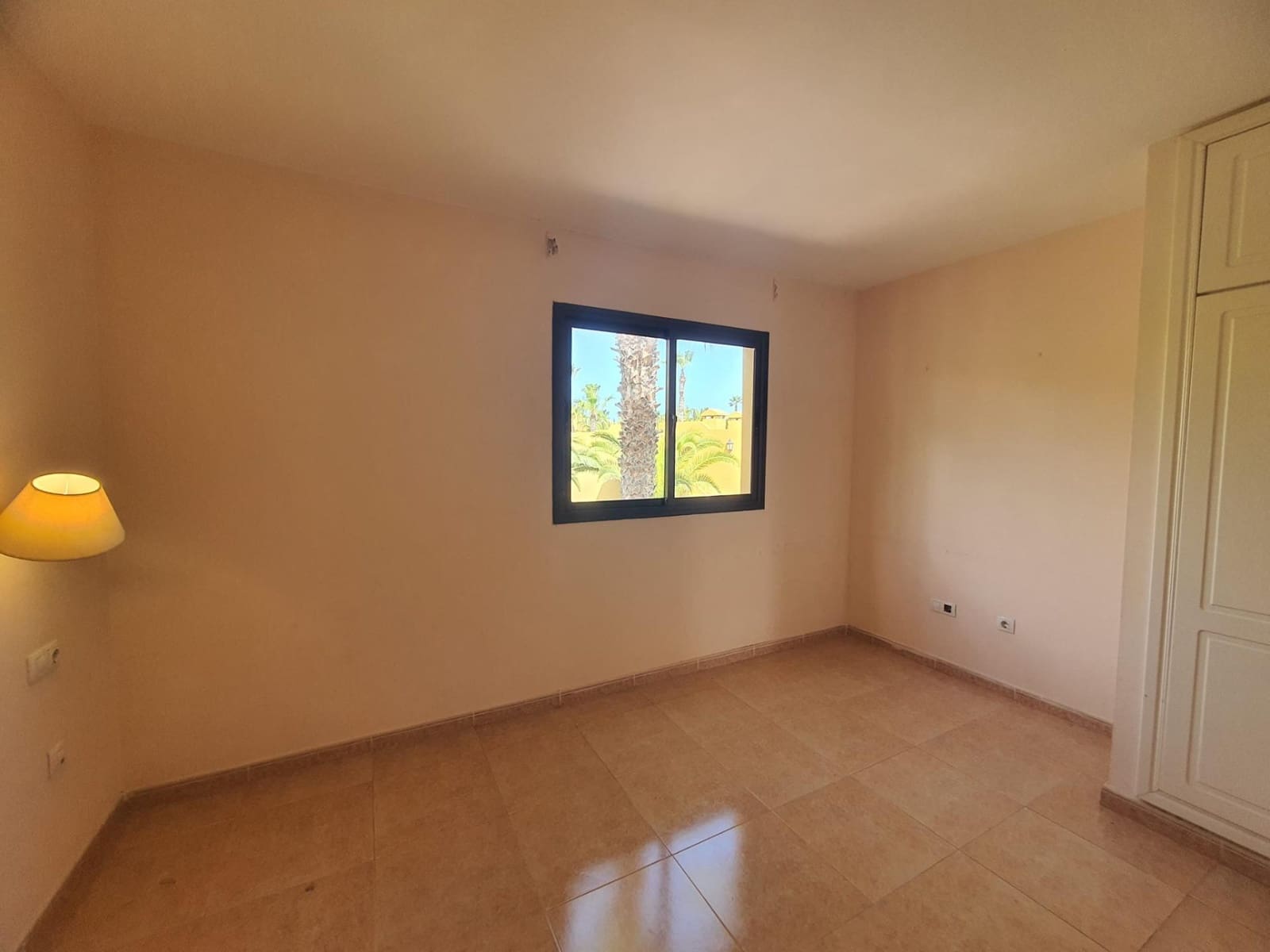 1 bedroom Flat for sale in Corralejo with pool - € 165,700 (Ref: 9735828)